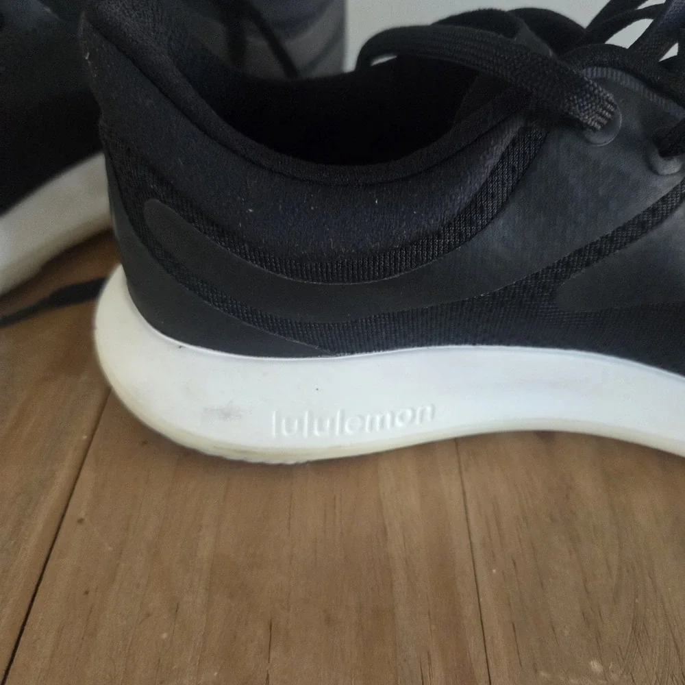 Lululemon Women's Strongfeel Training Walking Jogging Shoes - Black Size 8.5